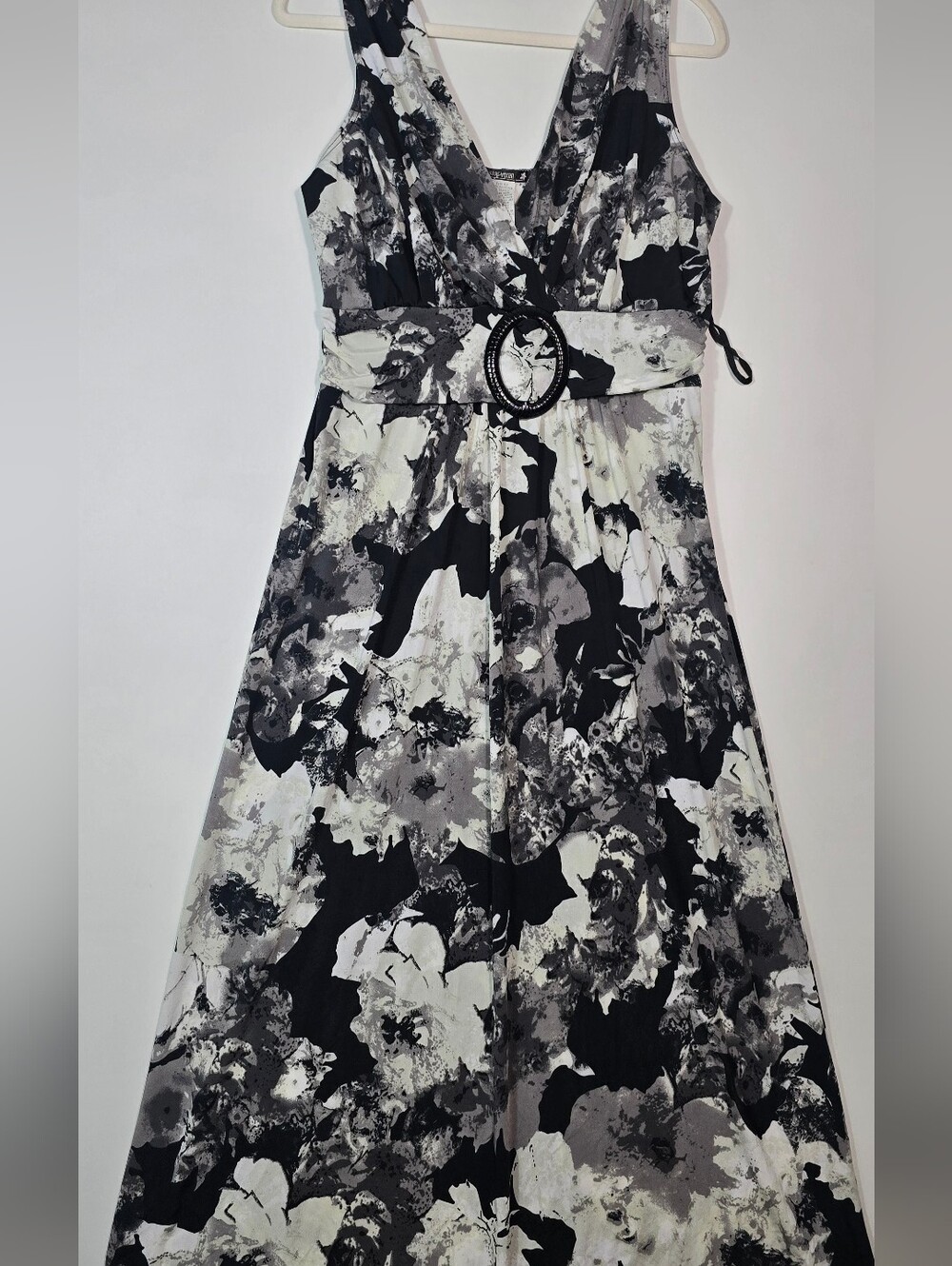 Star Vixen Black, White & Gray Floral Maxi Dress with Buckle Belt